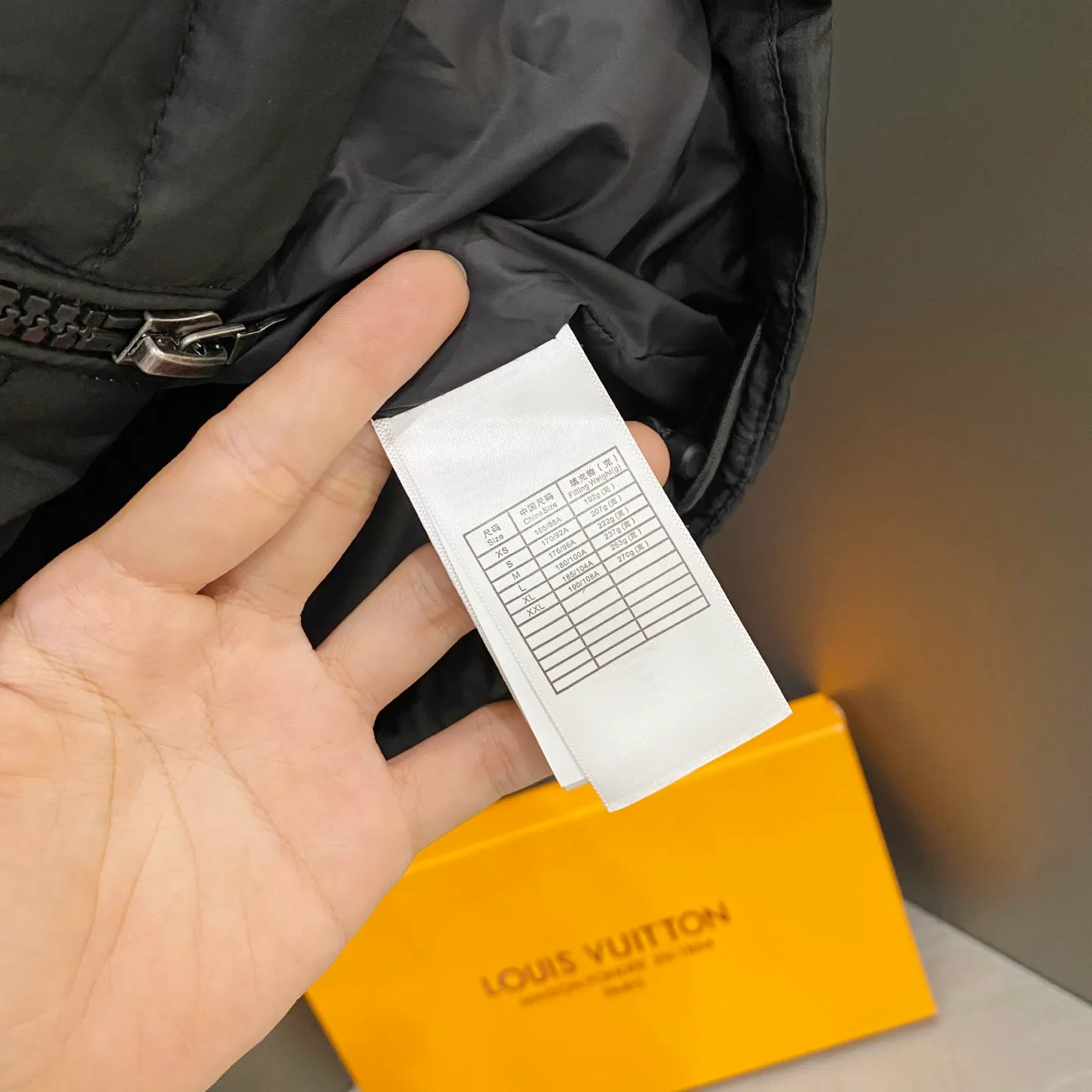 P520 Ralph Lauren/Ralph Lauren Men's Classic Pocket Zipper Waterproof Down Vest [Top Version] - - Accessories: Original tag washable label + electroplated YK zipper logo Customized Ralph Lauren zipper - Full set of accessories - The same style can be used by men and women Color: Black, Navy Blue, Black Glossy